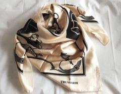 メルカリ便♡トラサルディ（TRASSARDI）♡黒　シルクスカーフ メルカリ便♡トラサルディ（TRASSARDI）♡黒 シルクスカーフ