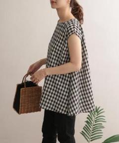 極美品✨　白×黒❤️　麻　ドアーズ　リネン混ギンガムチェックノースリーブブラウス
