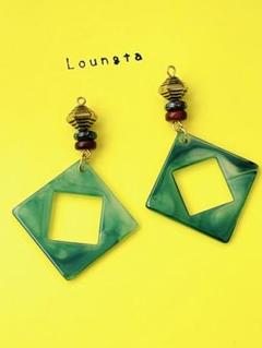 ハンドメイドピアス 樹脂フックピアス ノンホールピアス ネジバネ式イヤリング