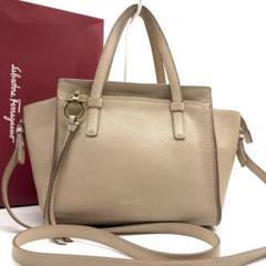 FERRAGAMO - Salvatore Ferragamo フェラガモ ガンチーニ