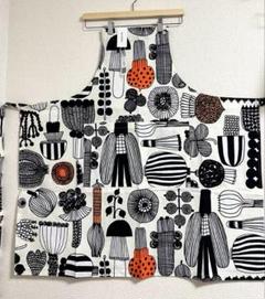 ☺︎新品未使用　マリメッコ　marimekko 人気柄　エプロン　新カラー☺︎のサムネイル