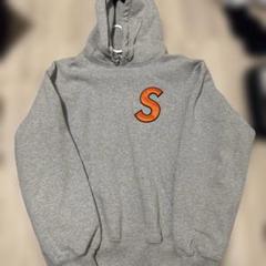 2025年最新】supreme パーカー グレーの人気アイテム - メルカリ