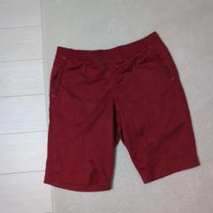 ユニクロ　赤色ショートパンツ ポケット付き