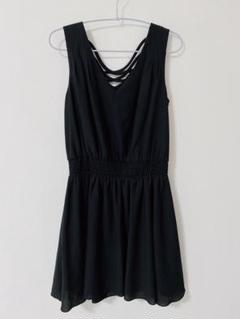 【美品】夏にぴったり ウエストゴム ノースリーブミニワンピース ロイヤルパーティ