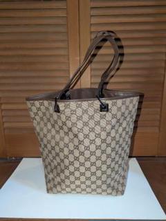GUCCI ベージュ GGパターン トートバッグ - メルカリ