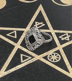 【呪物】とあるセレブの指輪　縁起物　金運 呪物】由緒あるセレブのリング 縁起物 金運