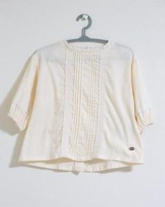 クリーム色長袖ブラウス　80cm