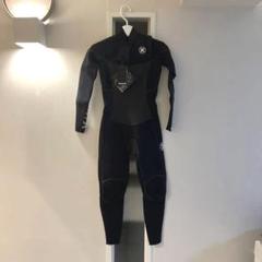 ハーレー Hurley 2mmウェットスーツ ファントム size4 ハーレー Hurley 2mmウェットスーツ ファントム size4