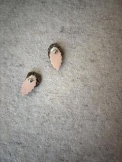 リーフレザー ピアス