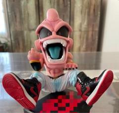 魔人ブウ フィギュア　オフホワイトとNIKEのコラボのレプリカを履いてます。 魔人ブウ フィギュア オフホワイトとNIKEのコラボのレプリカを
