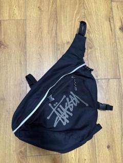Stussy ブラック スリングバッグ