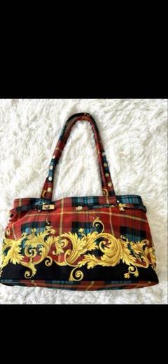 美品 VERSACE ヴェルサーチ カデナ マルチカラー トートバッグ 総柄 美品 VERSACE ヴェルサーチ カデナ マルチカラー トートバッグ 総柄