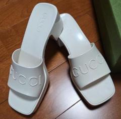 GUCCI ホワイト ヒール付きサンダル ホワイト（白）系 GUCCI(グッチ) サンダル・ミュール(レディース
