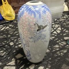 【美品】花瓶 深川製磁 官窯染付 / 下り藤に燕図 美品】花瓶 深川製磁 官窯染付 / 下り藤に燕図 - メルカリ
