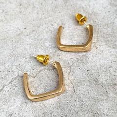 ピアス レディース❤️ライトアングル 直角 ミニ ピアス■数量限定！早い者勝ち！