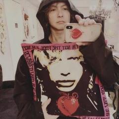 HYDE クッション ライフカード 2点セット HYDE LIVE 2019 2WAYクッショントート 2色セット - メルカリ