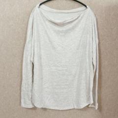 オフホワイト オフショルダー 長袖Tシャツ