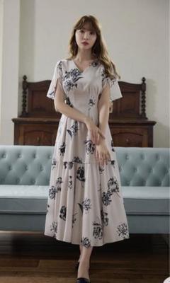 【新品未使用タグ付き】Monochrome Peony Satin Dress 2025年最新】Monochrome peony satinの人気アイテム - メルカリ
