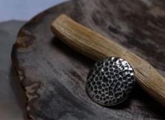 値下限界OX JEWELRy Silver Button Badge SMALL - メルカリ