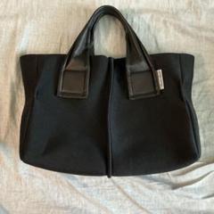 [美品]　カワカワ　Wet トートバッグ　Mサイズ　ブラック wet】トートバッグMサイズ | トートバッグ