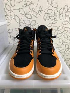 NIKE AIR JORDAN 1 MID