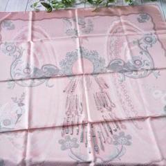 ☘️美品☘️ HERMES　妖精の指 スカーフ カレ90 ピンク ☘️極美品☘️ HERMES 妖精の指 スカーフ カレ90 ピンク - メルカリ