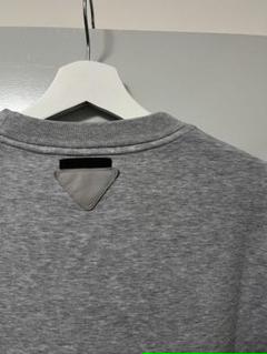 【プラダ】22年 トライアングルスウェットグレー XS 【中古】【鑑定済】 プラダ】22年 トライアングルスウェットグレー XS 【中古