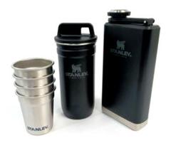 【未使用】旧ロゴ STANLEY フラスコ＆ショットグラスセット2016年限定品 未使用】旧ロゴ STANLEY フラスコ＆ショットグラスセット2016年