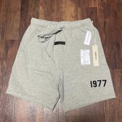 【新品未使用】エッセンシャルズショートパンツ 1977プリント FOG エッセンシャルズ 1977ロゴ ハーフパンツ カーキ L - メルカリ