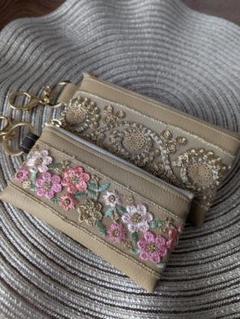 ハンドメイド インド刺繍リボン 合皮 内布付きミニポーチ 2個セット♪̊̈