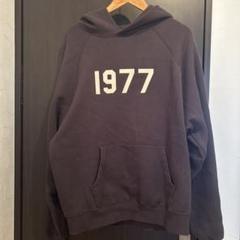 7月13日まで！ESSENTIALS 1977 ブラックパーカー セール】FOG ESSENTIALS/エッセンシャルズ 1977 SWEAT HOODIE