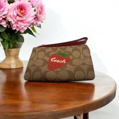 GW特価!大幅値下げ! 新品美品 COACHイチゴ柄 ゴールドジッパー バッグ 2025年最新】coach イチゴの人気アイテム - メルカリ