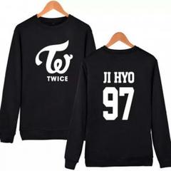 2025年最新】twice トレーナーの人気アイテム - メルカリ