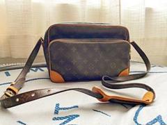 LOUIS VUITTON ショルダーバック