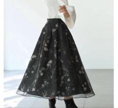 新品未使用 セルフォード タックボリュームサテンスカート