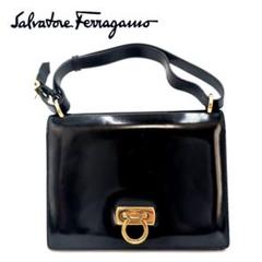 Salvatore Ferragamo バラ　ブラックパテント サルヴァトーレフェラガモ ガンチーニ ハンドバッグ パテント
