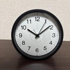 黒いアナログ置き時計