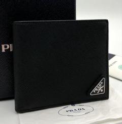 新品未使用✨PRADA プラダ　折り財布　サフィアーノ　ブラック　2M0738 2025年最新】2M0738の人気アイテム - メルカリ