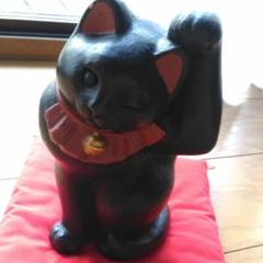 4体 招き猫 まとめ売りハニベ焼き ESSE 貯金箱 縁起物 置物 黒猫 白猫 楽天市場】招き猫 l 福づくし 大 右手 白 赤 黒 黄 瀬戸焼 日本