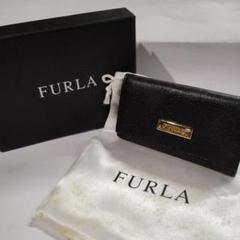 【新品未使用】フルラ FURLA レッドキーケース 箱・保存袋付き お値下げ中‼️FURLA財布（箱、紙袋付）