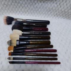 MACメイクブラシまとめ売り すべてのブラシ