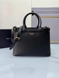 PRADA ブラックレザー ハンドバッグ