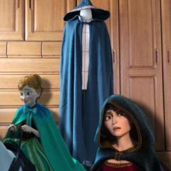 フード付きロングマント グリーン　アナと雪の女王 アナ　ラプンツェル ゴーテル 2025年最新】ゴーテル マントの人気アイテム - メルカリ
