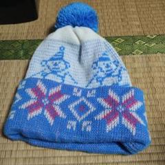 雪の結晶デザイン 帽子 ポンポン付き【かなり昔…レトロなニット帽です】のサムネイル