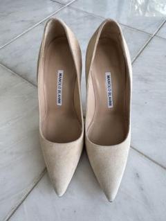 MANOLO BLAHNIK BBパンプス ベージュ - メルカリ