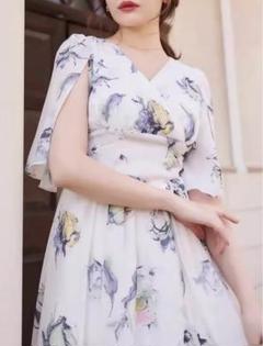 新品未使用Herlipto Rose Bouquet Dress