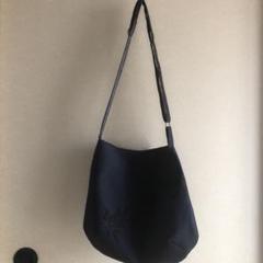 着物リメイク＊ボディバック・ビーンズ型＊黒留袖 寒色系 着物リメイク＊ボディバック・ビーンズ型＊黒留袖 寒色系 - メルカリ