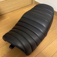 ゼファー750用タックロールシート タンデムベルト、金具付き 新品同様 ゼファー750用タックロールシート タンデムベルト、金具付き