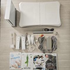 任天堂 Wii 本体 + Wii Fit ボード&ソフト4本おまけ セット