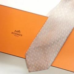 美品 HERMES エルメス ハート柄 ドット 水玉柄 ネクタイ オレンジ 美品 HERMES エルメス ハート柄 ドット 水玉柄 ネクタイ オレンジ